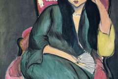 laurette-in-green-in-a-pink-chair-1917