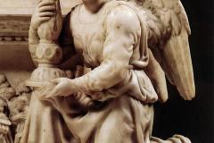 angel-with-candlestick-1495