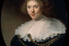 portrait-of-a-woman-wearing-a-gold-chain