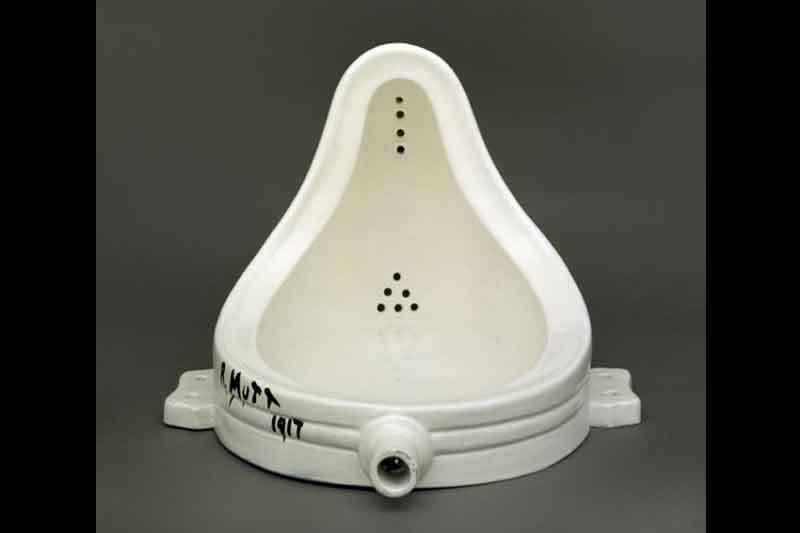 Marcel Duchamp: Bir Pisuarla Sanatın Tanımını Değiştiren Sanatçı