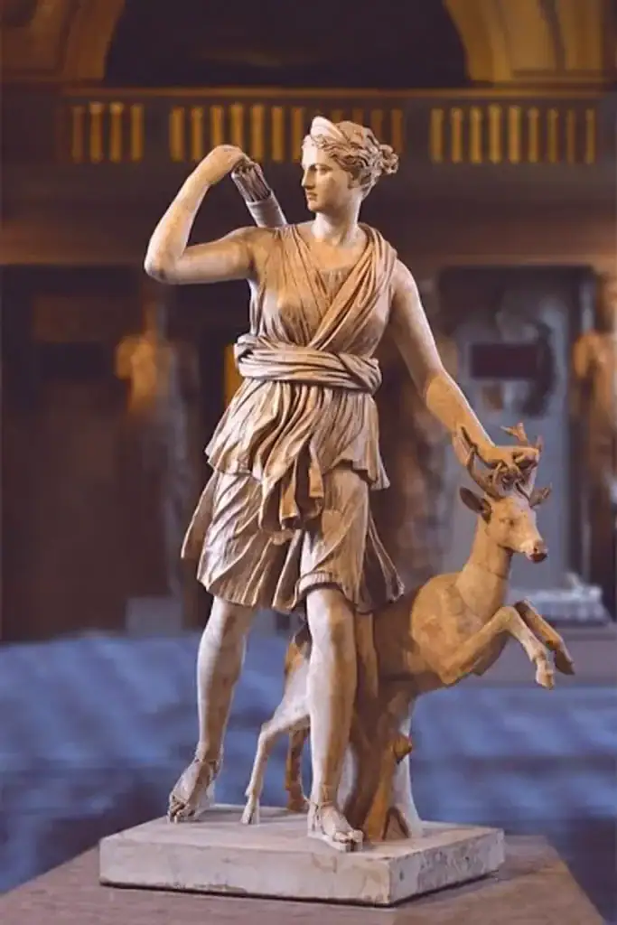 Avcı Artemis Heykeli