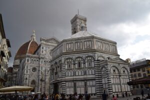 Brunelleschi'nin Floransa Katedrali kubbesi: şehre hakim sekizgen kubbe
