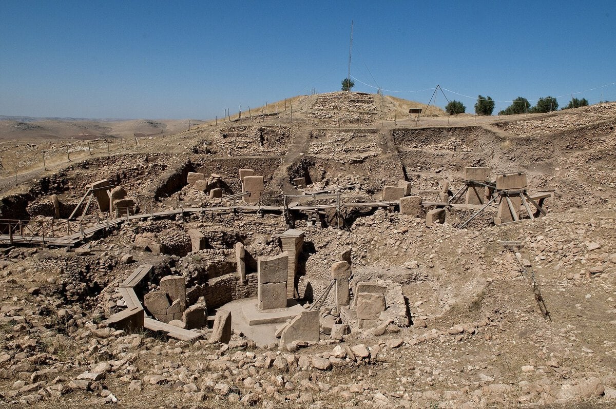 Göbeklitepe'deki T biçimli dikilitaşlar