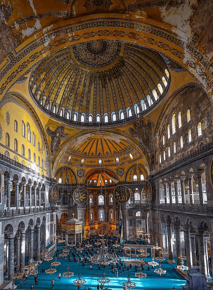 Ayasofya kubbesinin eteğini çepeçevre saran pencere dizisi