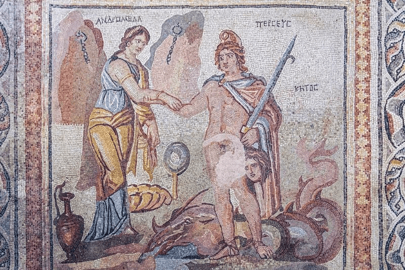 Perseus'un Andromeda'yı kurtarmasını anlatan Zeugma mozaiği