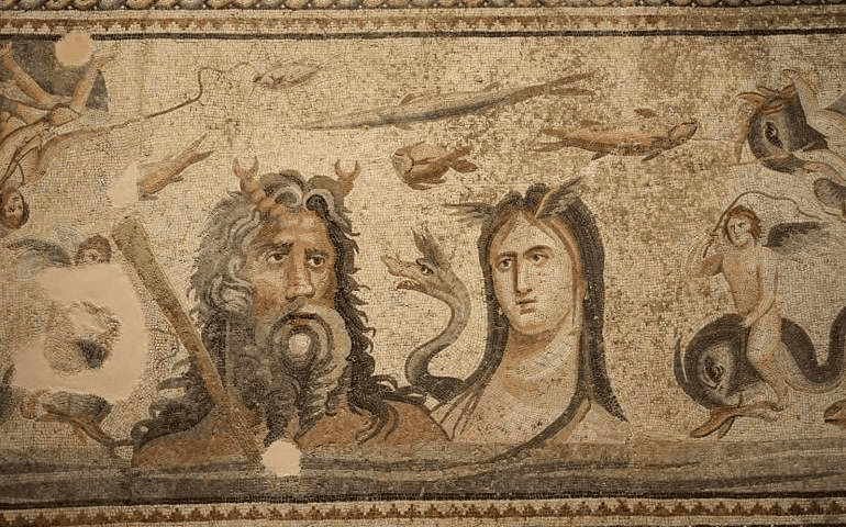 Dionysos çevresinden bir Mainad figürünü gösteren mozaik
