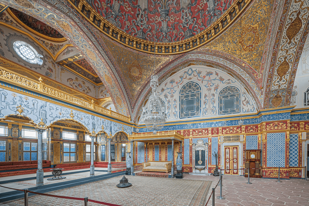 Harem'in en büyük salonu olan Hünkar Sofası