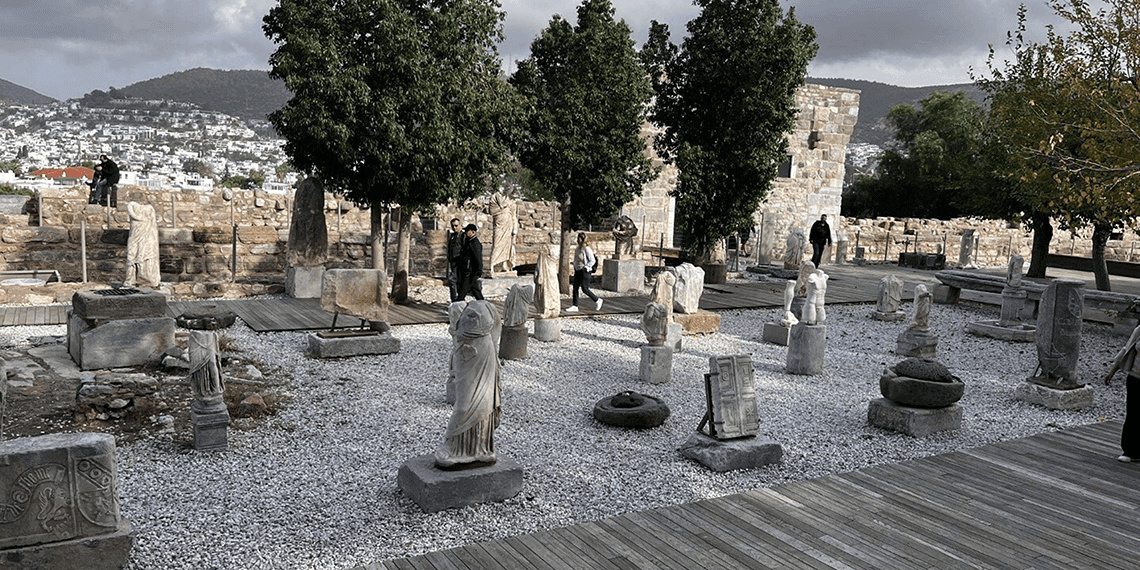 Müsgebi Nekropolü'nden çıkarılan Miken seramikleri
