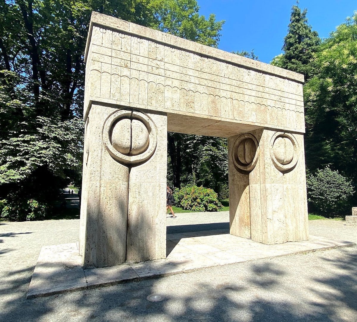 Öpücük Kapısı, Constantin Brancusi