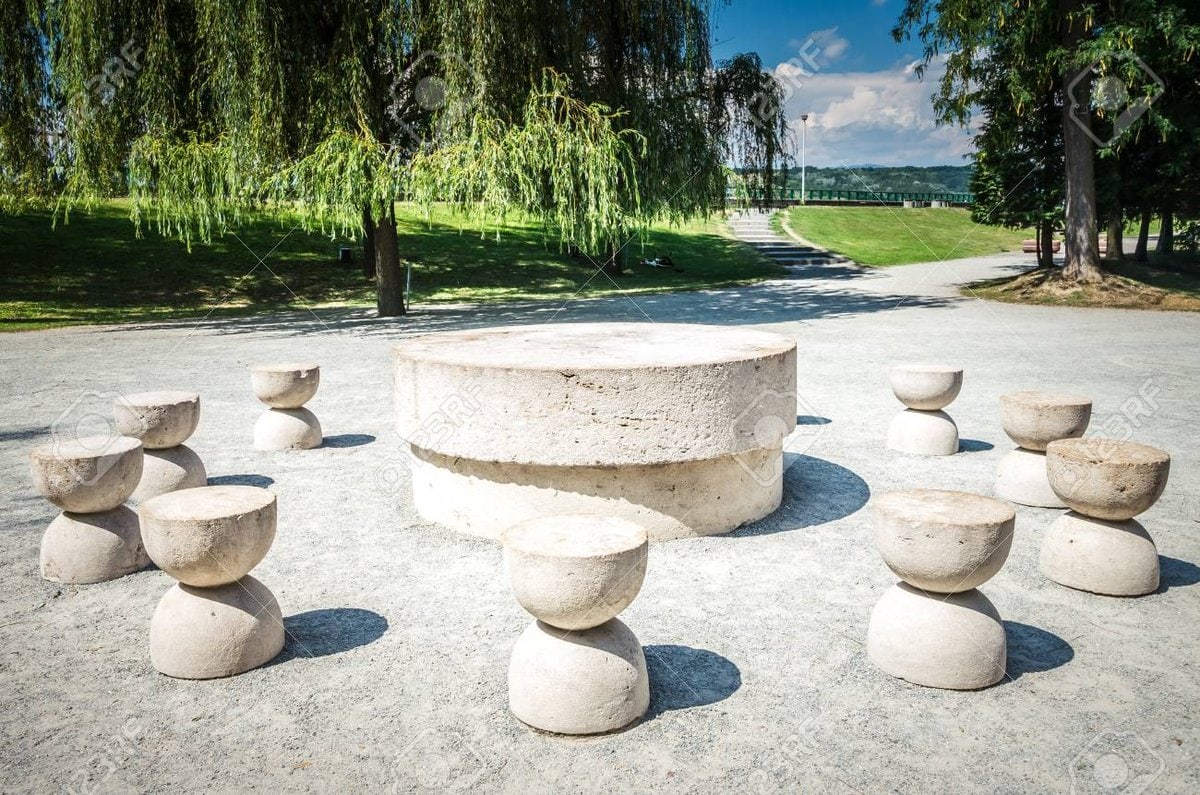 Sessizlik Masası, Constantin Brancusi