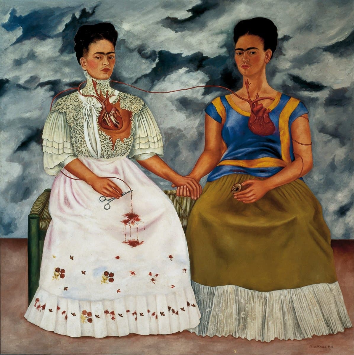 İki Frida, Frida Kahlo: bankta el ele oturan, kalpleri tek damarla bağlı iki Frida