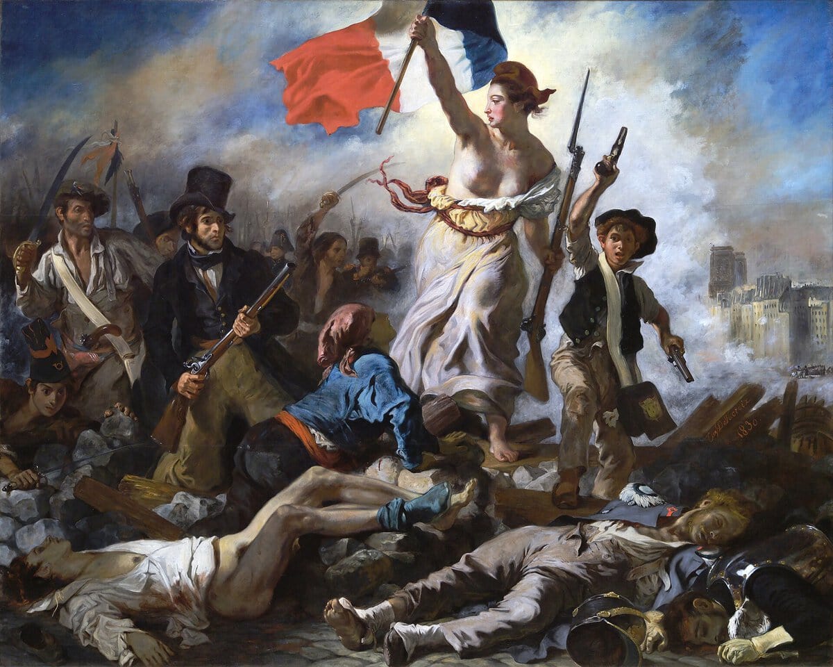 Delacroix'nın Halkı Yönlendiren Özgürlük tablosu, 1830: üç renkli bayrağı taşıyan kadın ve arkasından barikatı aşan silahlı halk