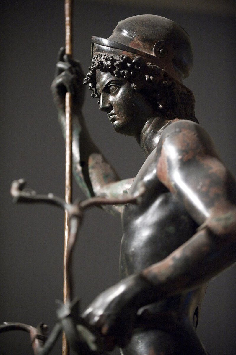 Poseidon Villası'nın kilerinde bulunan bronz Mars heykeli