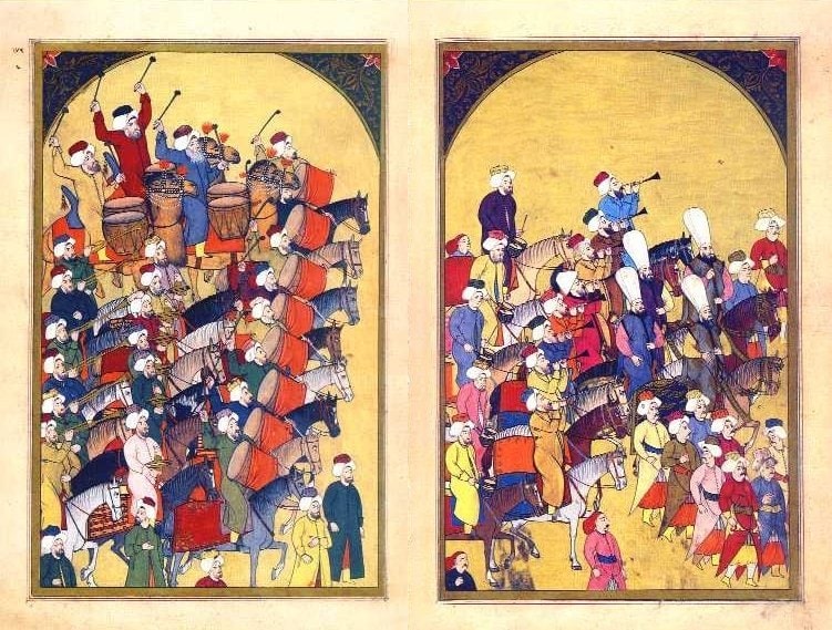 Çift sayfa minyatür: atlı mehter takımı davul, kös ve zurna çalarak alay halinde ilerliyor