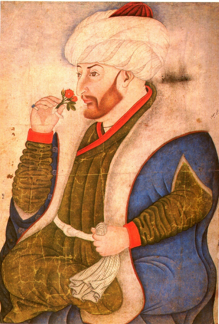 Bağdaş kurmuş, elinde gül koklayan Fatih Sultan Mehmed minyatürü