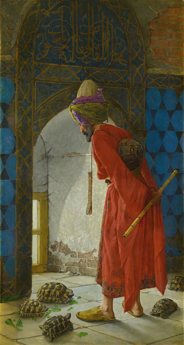 Osman Hamdi Bey'in Kaplumbağa Terbiyecisi tablosu: sırtında nakkare, elinde ney tutan yaşlı adam ve yerdeki kaplumbağalar