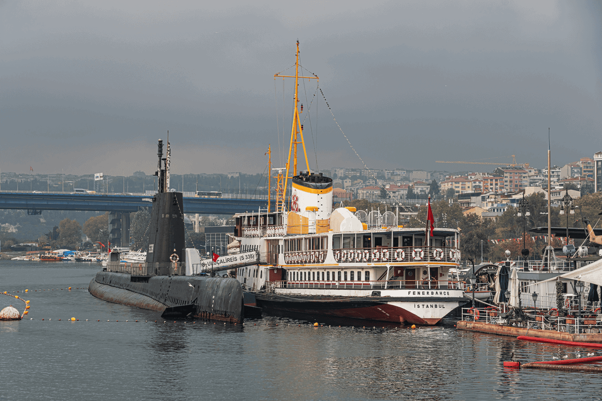 Rahmi M. Koç Müzesi'nde sergilenen TCG Uluçalireis denizaltısı