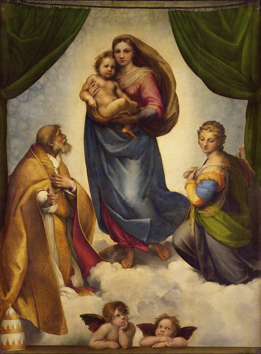 Raffaello'nun Sistine Madonnası: perdeler arasında bulutların üstünde Meryem ve çocuk İsa, yanlarda Aziz Sixtus ve Azize Barbara, altta iki melek