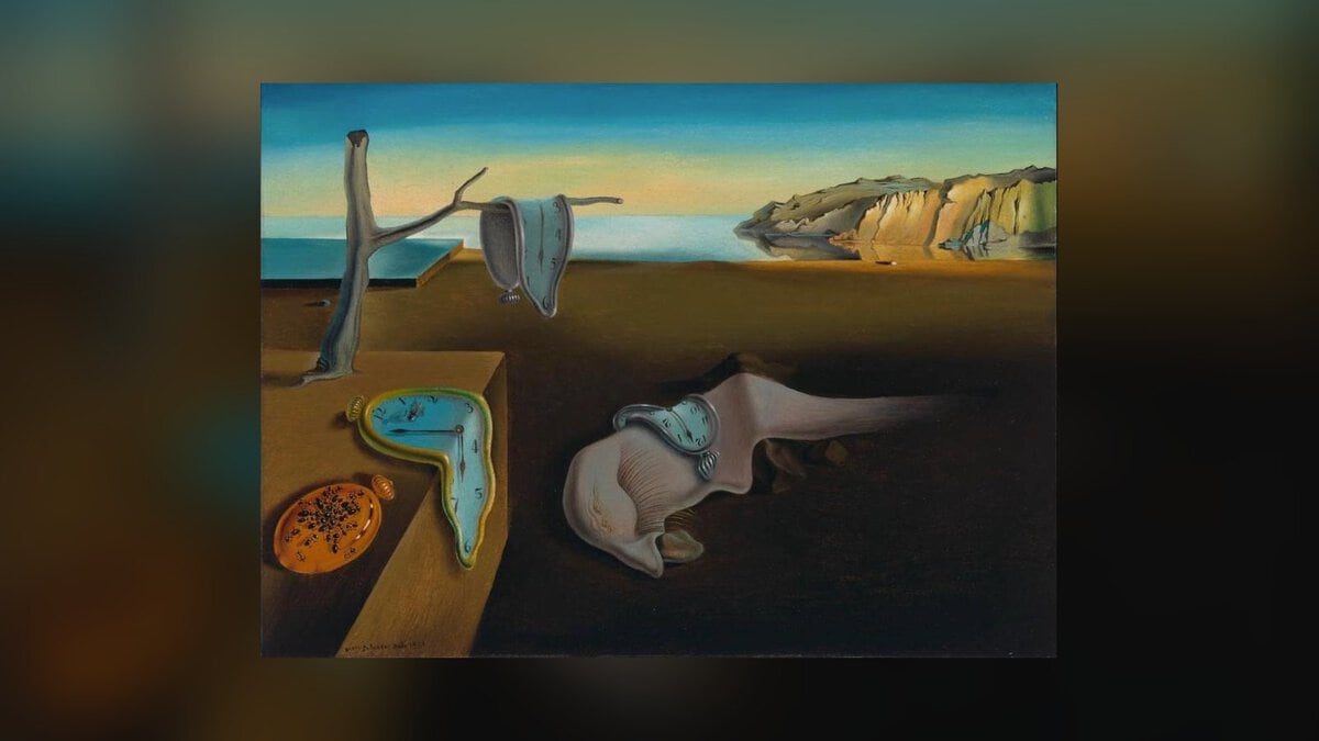 Salvador Dalí'nin Belleğin Azmi tablosu: ıssız bir kıyı manzarasında eriyen cep saatleri