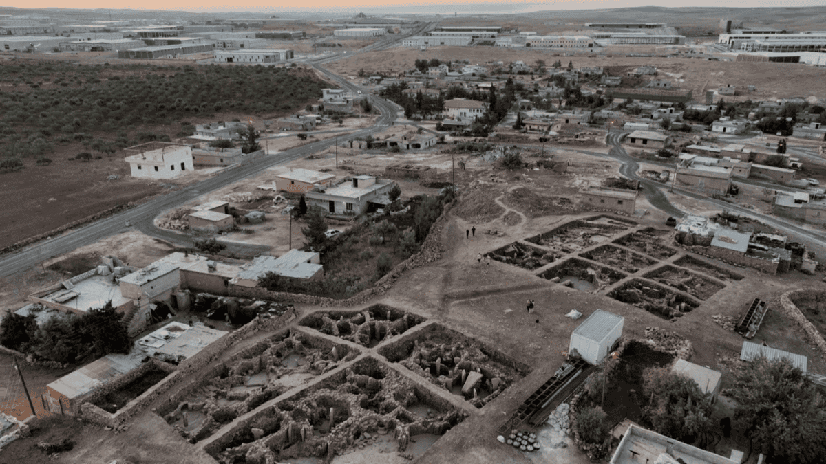 Sayburç kazı alanında açığa çıkarılan Neolitik yapılar