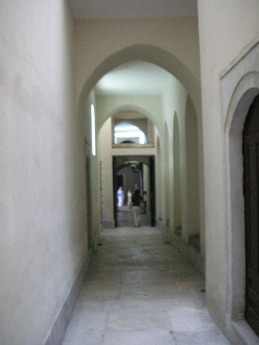 Topkapı Sarayı Harem'deki dar Altın Yol koridoru