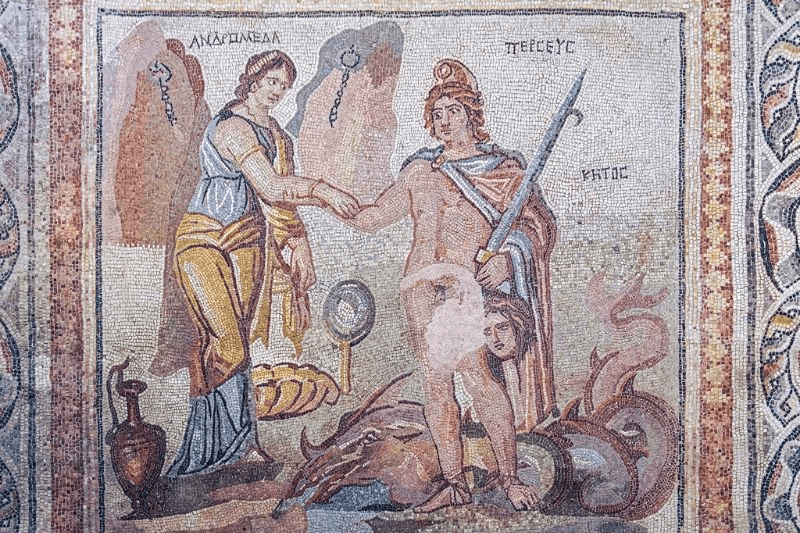 Perseus'un Andromeda'yı kurtarmasını anlatan Zeugma mozaiği